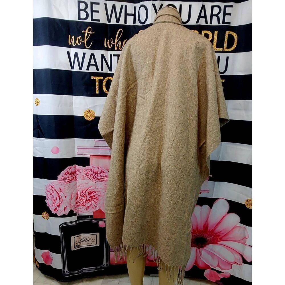 Wool blend poncho - Picture 8 of 8